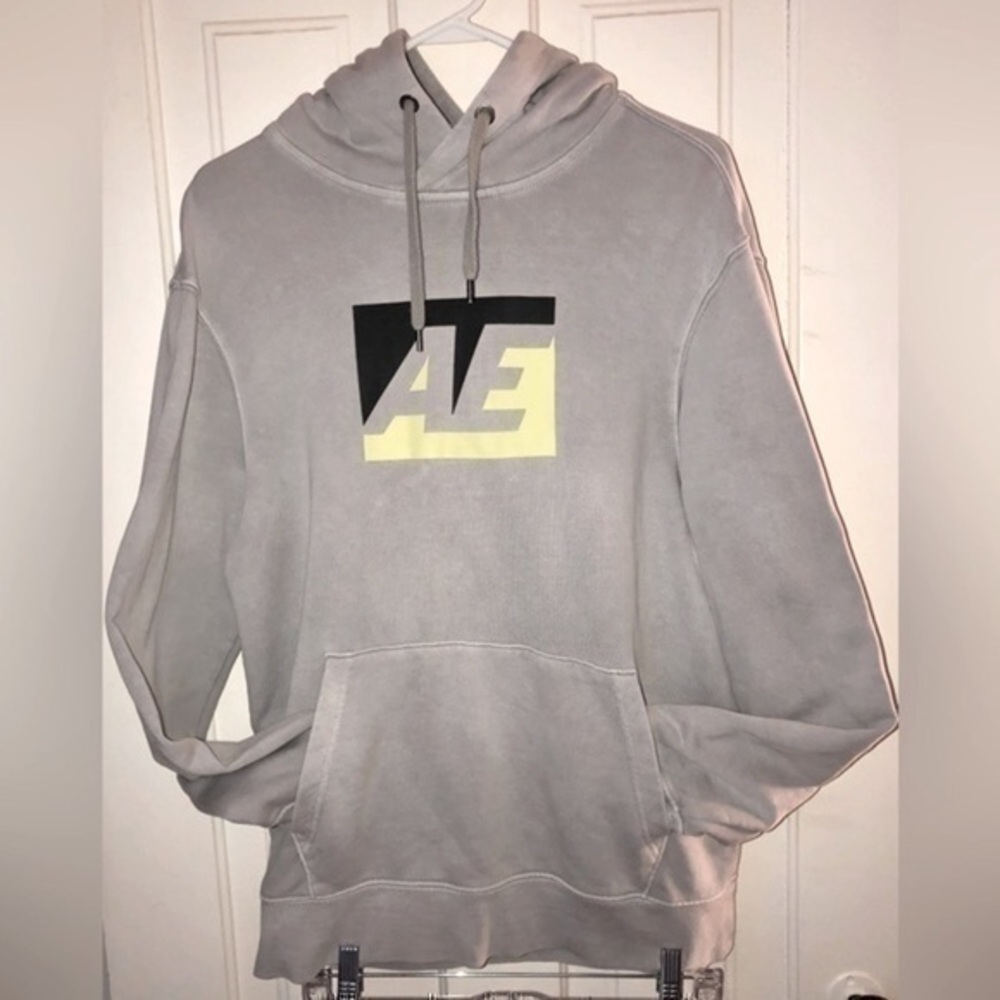 🎃 American Eagle gray Hooded Sweatshirt